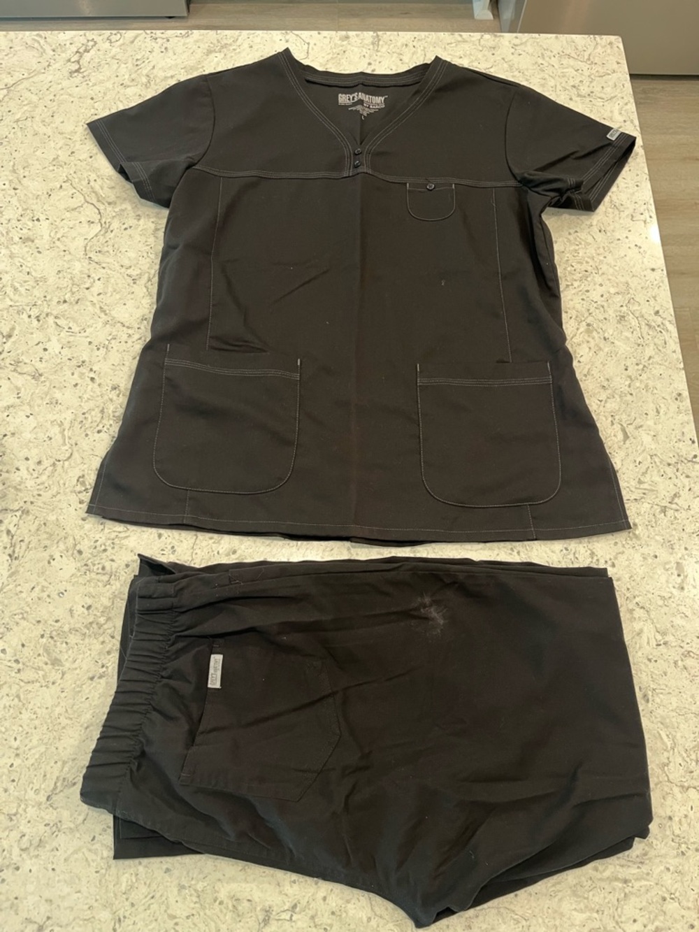 Grey’s Anatomy Black Medical Scrub Set - Short Sleeve Top & Elastic Waist Pants